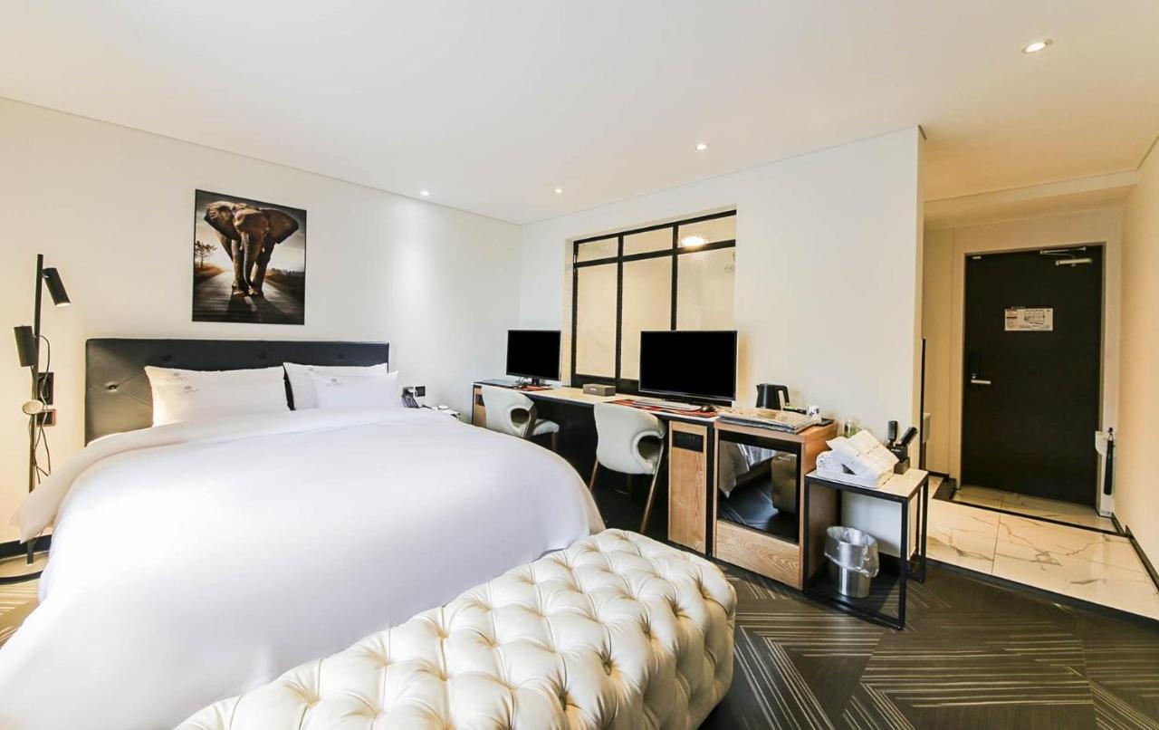 Kama Hotel Jeonju Eksteriør bilde